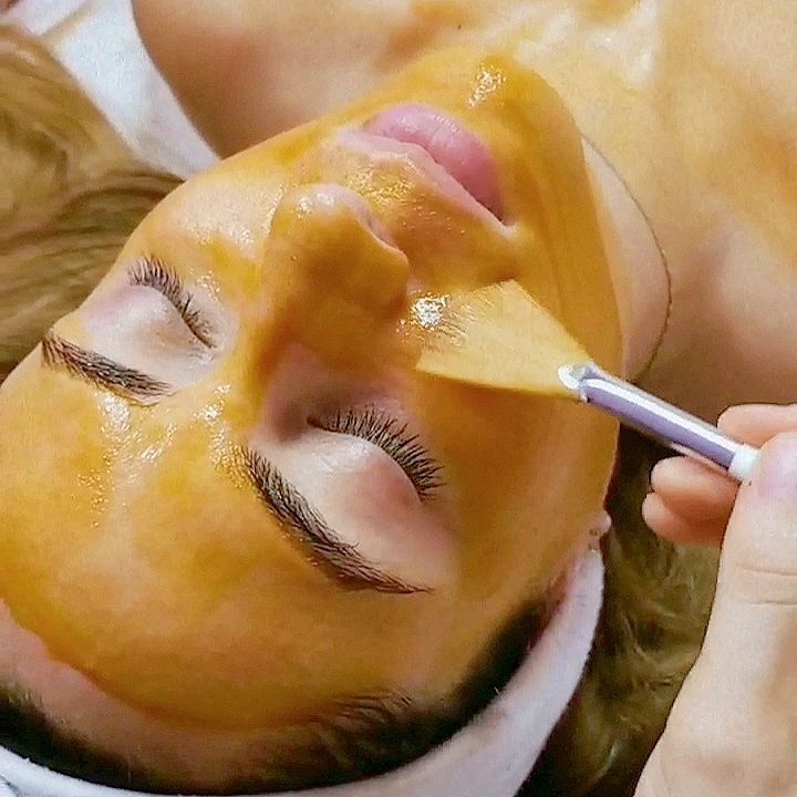 Deluxe Diamond Peel Facial